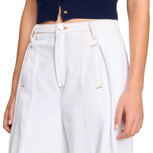 Everly Pleated Wide Leg Jeans in White - Picture 2 of 6